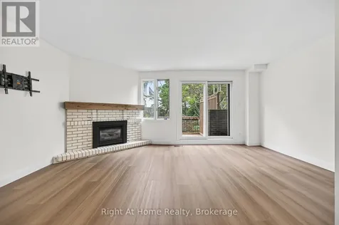 109 Brant Street Oakville (co Central) ON L6K 2Z7