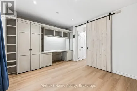 109 Brant Street Oakville (co Central) ON L6K 2Z7