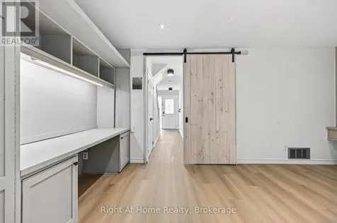 109 Brant Street Oakville (co Central) ON L6K 2Z7