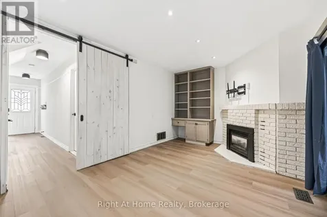 109 Brant Street Oakville (co Central) ON L6K 2Z7