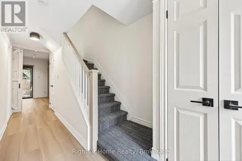 109 Brant Street Oakville (co Central) ON L6K 2Z7