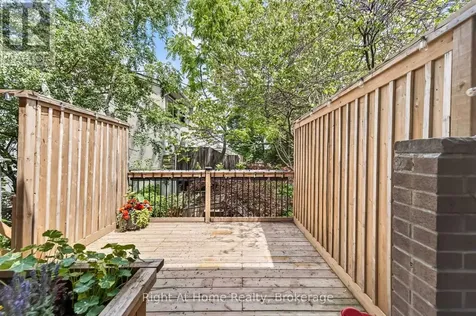 109 Brant Street Oakville (co Central) ON L6K 2Z7