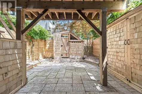109 Brant Street Oakville (co Central) ON L6K 2Z7