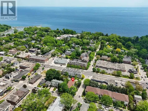 109 Brant Street Oakville (co Central) ON L6K 2Z7