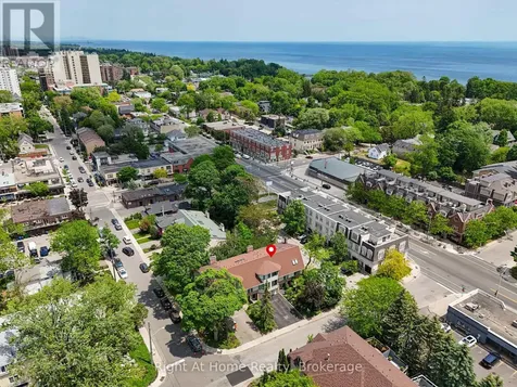 109 Brant Street Oakville (co Central) ON L6K 2Z7