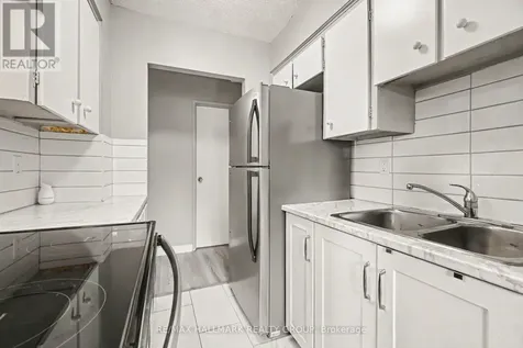 2044 Arrowsmith Drive Ottawa ON K1J 7V8