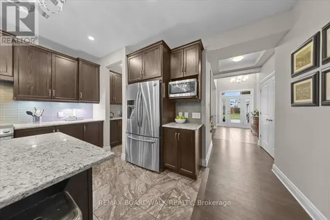 279 Sceptre Way Ottawa ON K2V 0C6