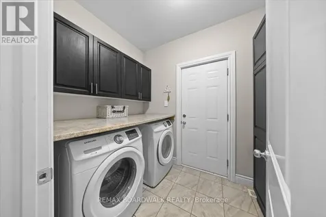 279 Sceptre Way Ottawa ON K2V 0C6