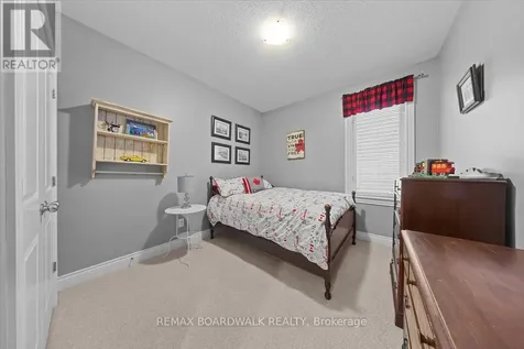 279 Sceptre Way Ottawa ON K2V 0C6