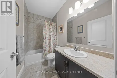 279 Sceptre Way Ottawa ON K2V 0C6