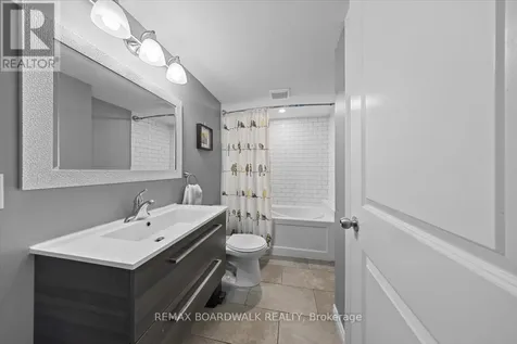 279 Sceptre Way Ottawa ON K2V 0C6