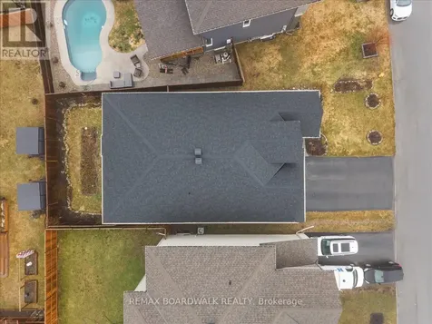 279 Sceptre Way Ottawa ON K2V 0C6