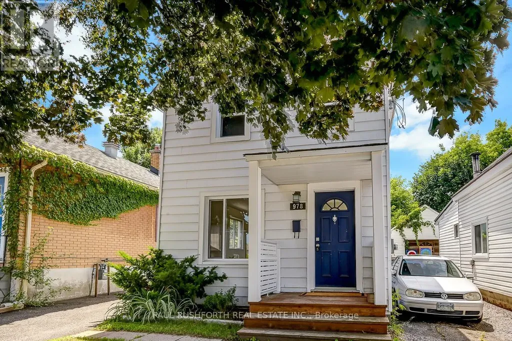 978 Admiral Avenue Ottawa ON K1Z 6L9