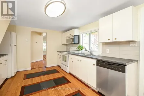 978 Admiral Avenue Ottawa ON K1Z 6L9