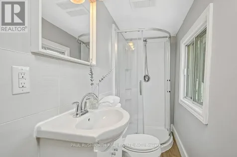 978 Admiral Avenue Ottawa ON K1Z 6L9