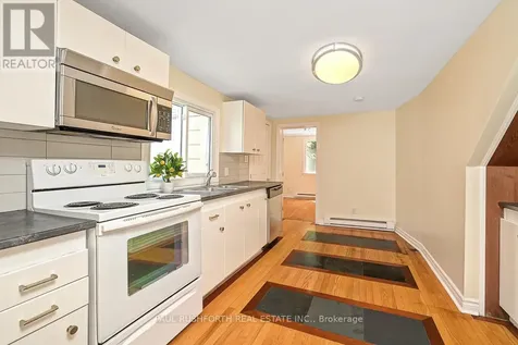 978 Admiral Avenue Ottawa ON K1Z 6L9