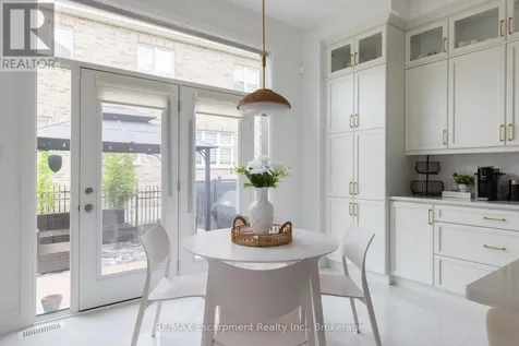1388 Aymond Crescent Oakville (jm Joshua Meadows) ON L6H 7W9