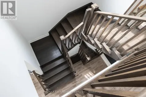 1388 Aymond Crescent Oakville (jm Joshua Meadows) ON L6H 7W9