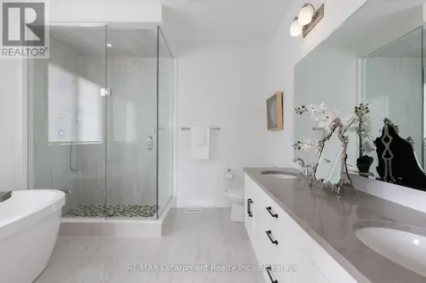 1388 Aymond Crescent Oakville (jm Joshua Meadows) ON L6H 7W9