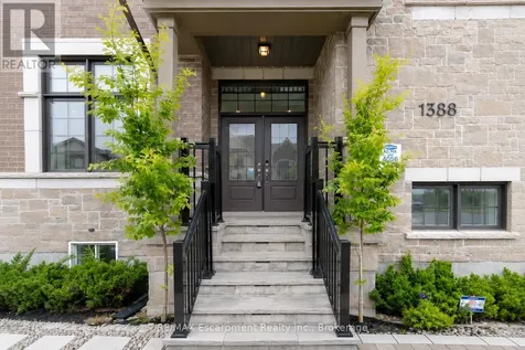 1388 Aymond Crescent Oakville (jm Joshua Meadows) ON L6H 7W9