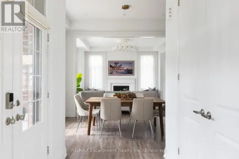 1388 Aymond Crescent Oakville (jm Joshua Meadows) ON L6H 7W9