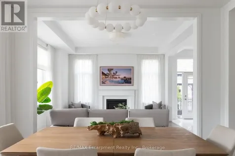 1388 Aymond Crescent Oakville (jm Joshua Meadows) ON L6H 7W9