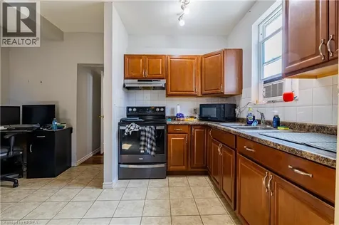 113 Brant Avenue Brantford ON N3T 3H4