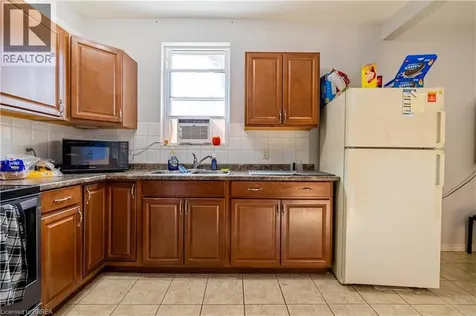 113 Brant Avenue Brantford ON N3T 3H4