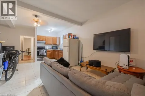 113 Brant Avenue Brantford ON N3T 3H4