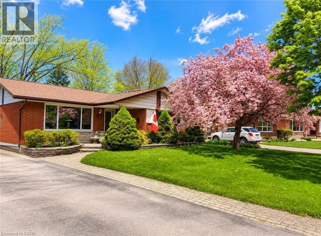 209 Dixie Crescent Waterloo ON N2J 3K9
