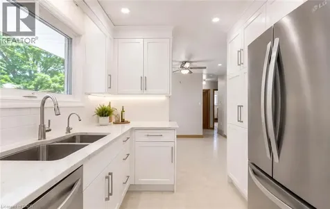 209 Dixie Crescent Waterloo ON N2J 3K9