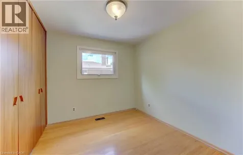 209 Dixie Crescent Waterloo ON N2J 3K9