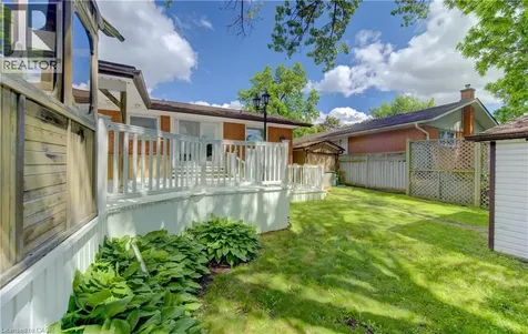209 Dixie Crescent Waterloo ON N2J 3K9