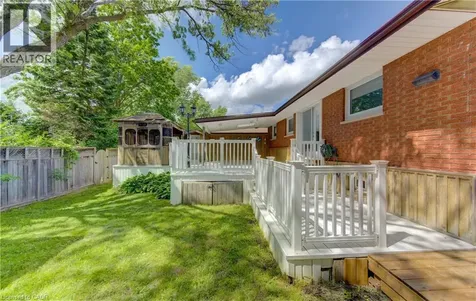 209 Dixie Crescent Waterloo ON N2J 3K9