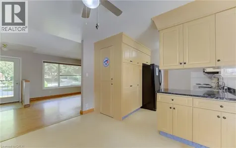 209 Dixie Crescent Waterloo ON N2J 3K9
