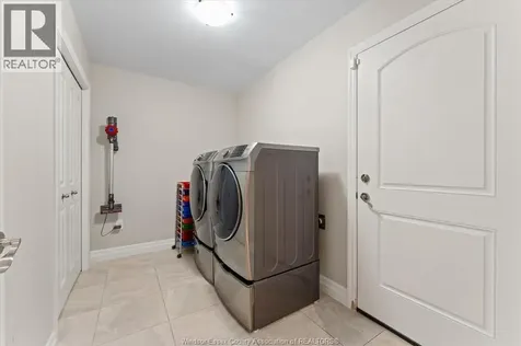 252 Serena Kingsville ON N9Y 0E8