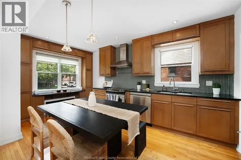 2326 Gladstone Avenue Windsor ON N8W 2P1