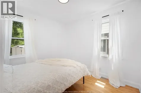 2326 Gladstone Avenue Windsor ON N8W 2P1