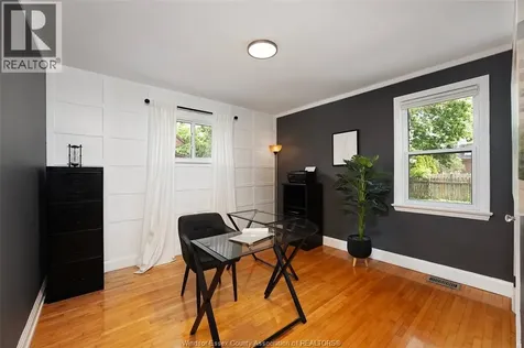 2326 Gladstone Avenue Windsor ON N8W 2P1
