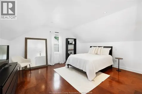 2326 Gladstone Avenue Windsor ON N8W 2P1