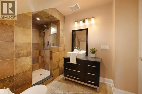 2326 Gladstone Avenue Windsor ON N8W 2P1