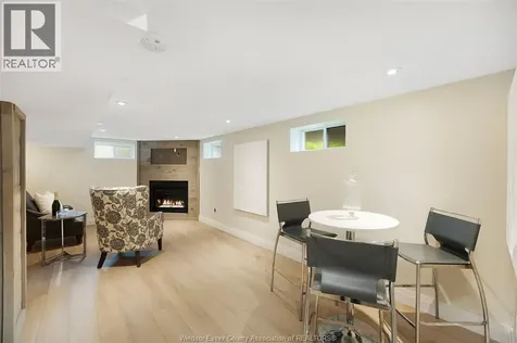 2326 Gladstone Avenue Windsor ON N8W 2P1