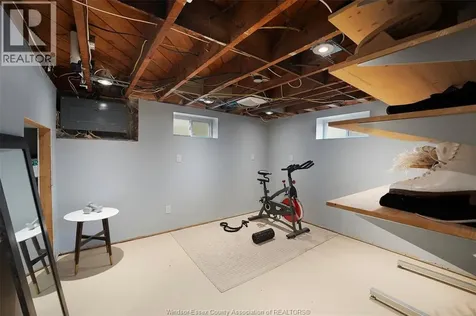 2326 Gladstone Avenue Windsor ON N8W 2P1