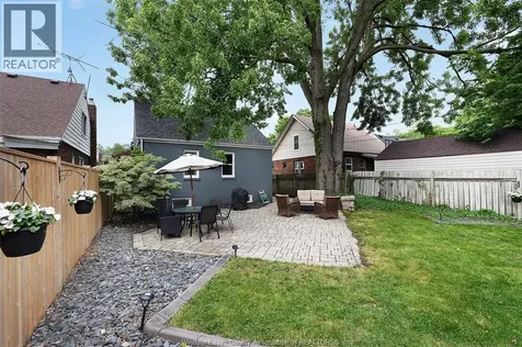 2326 Gladstone Avenue Windsor ON N8W 2P1