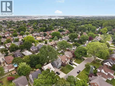 2326 Gladstone Avenue Windsor ON N8W 2P1