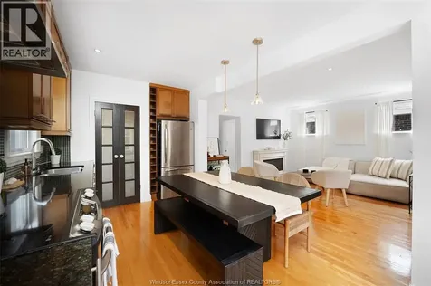 2326 Gladstone Avenue Windsor ON N8W 2P1
