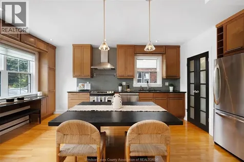 2326 Gladstone Avenue Windsor ON N8W 2P1