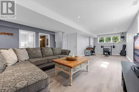 120 Donegal Drive Brantford ON N3T 6N4