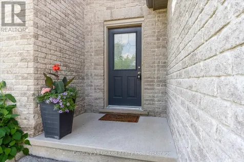 120 Donegal Drive Brantford ON N3T 6N4