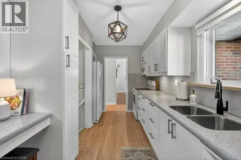 362 Pepper Drive Burlington ON L8R 3C9